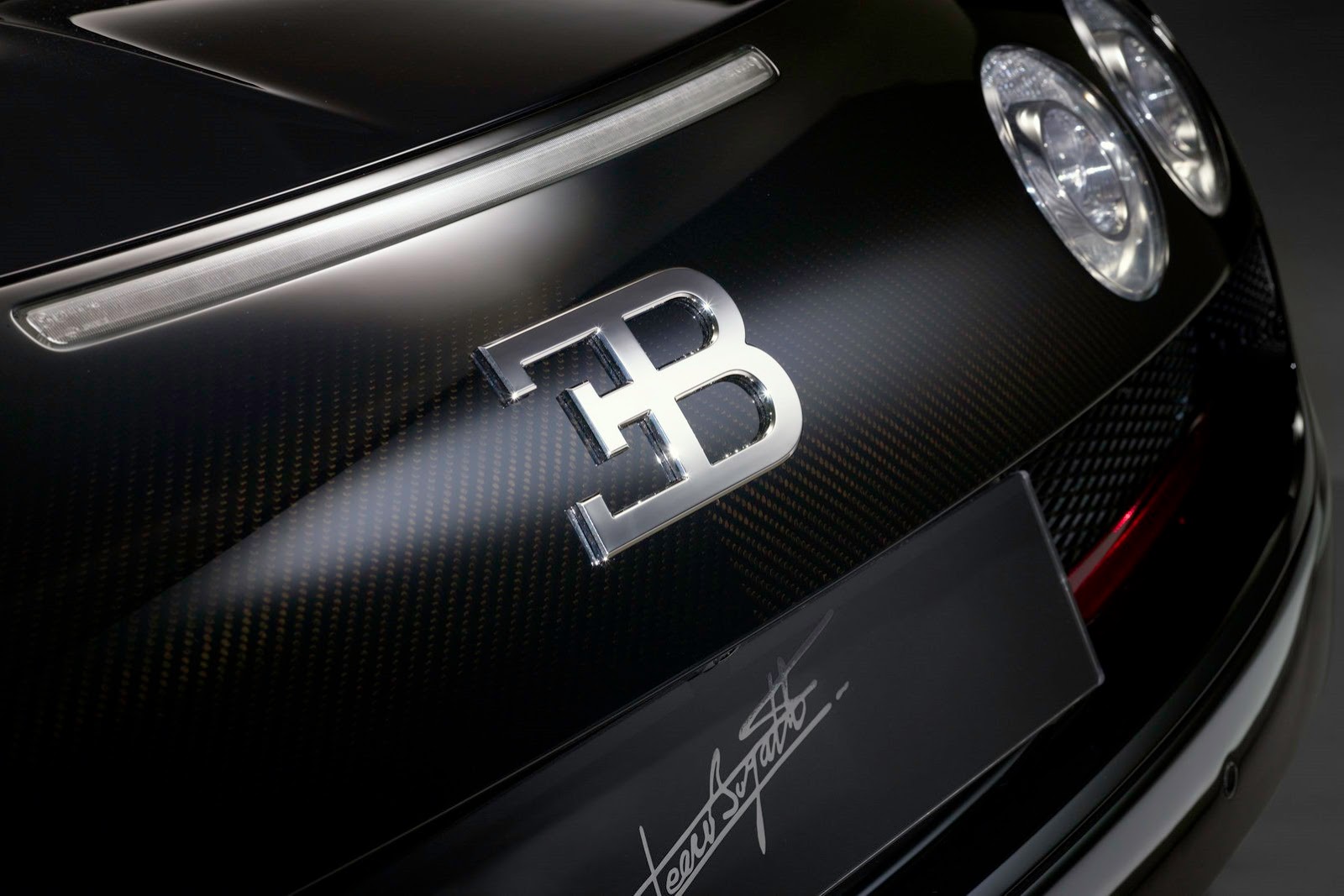 "Mãn nhãn" với Bugatti Veyron huyền thoại thứ hai 7